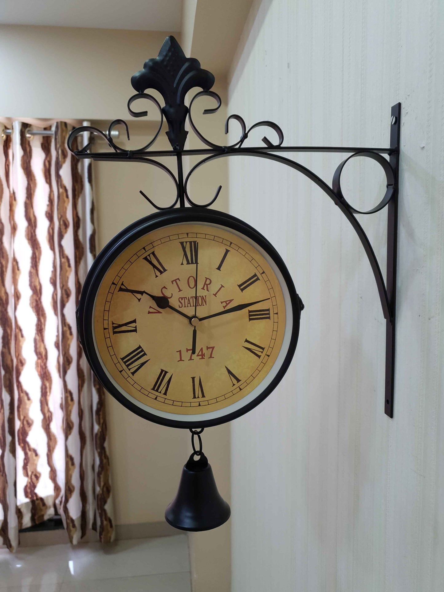 FunkyTradition Luxury Look Black Round Wall Hanging Double Sided 2 Faces Retro Victoria Station Wall Clock