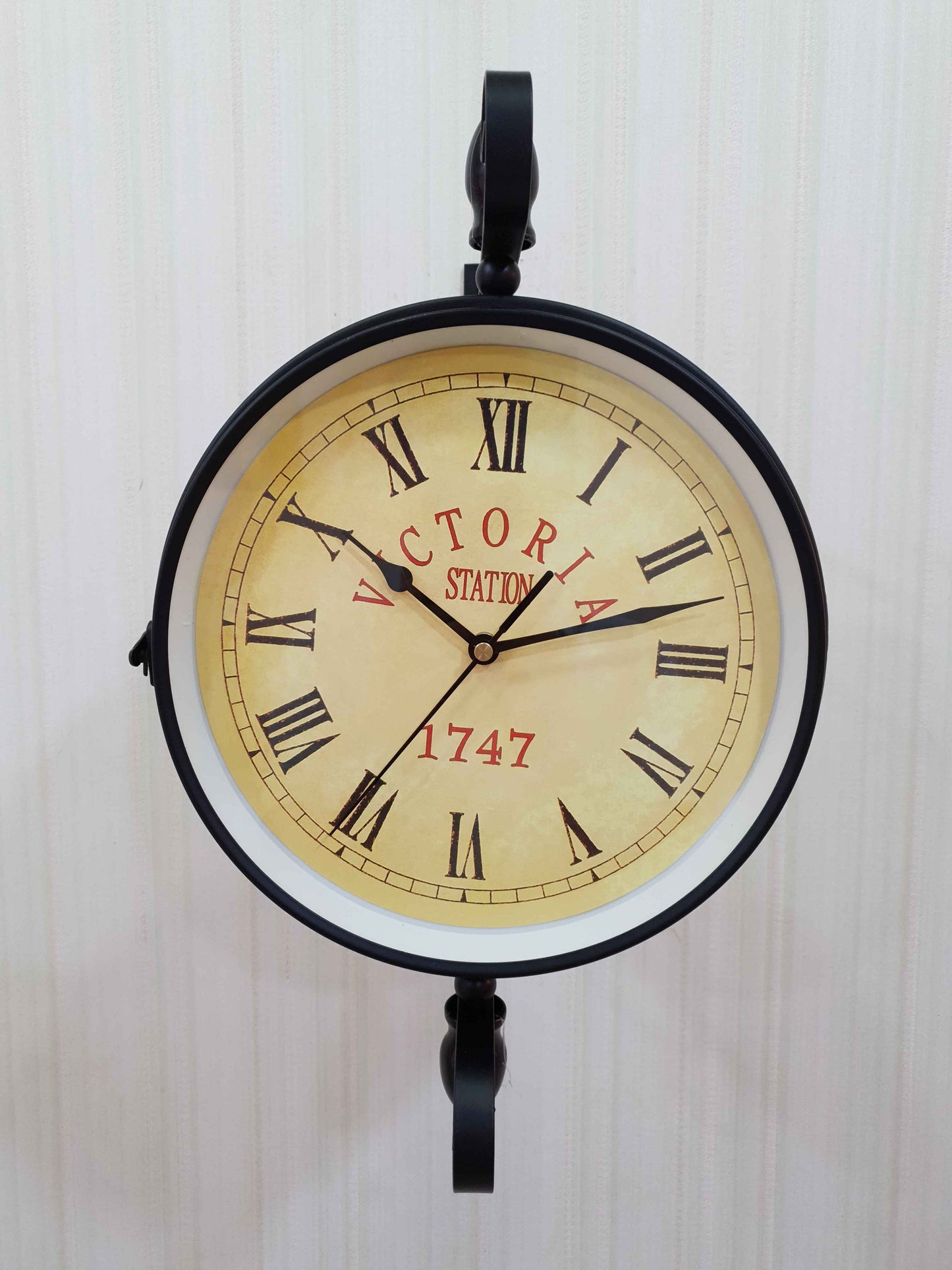 FunkyTradition Luxury Look Black Round Wall Hanging Double Sided 2 Faces Retro Victoria Station Wall Clock