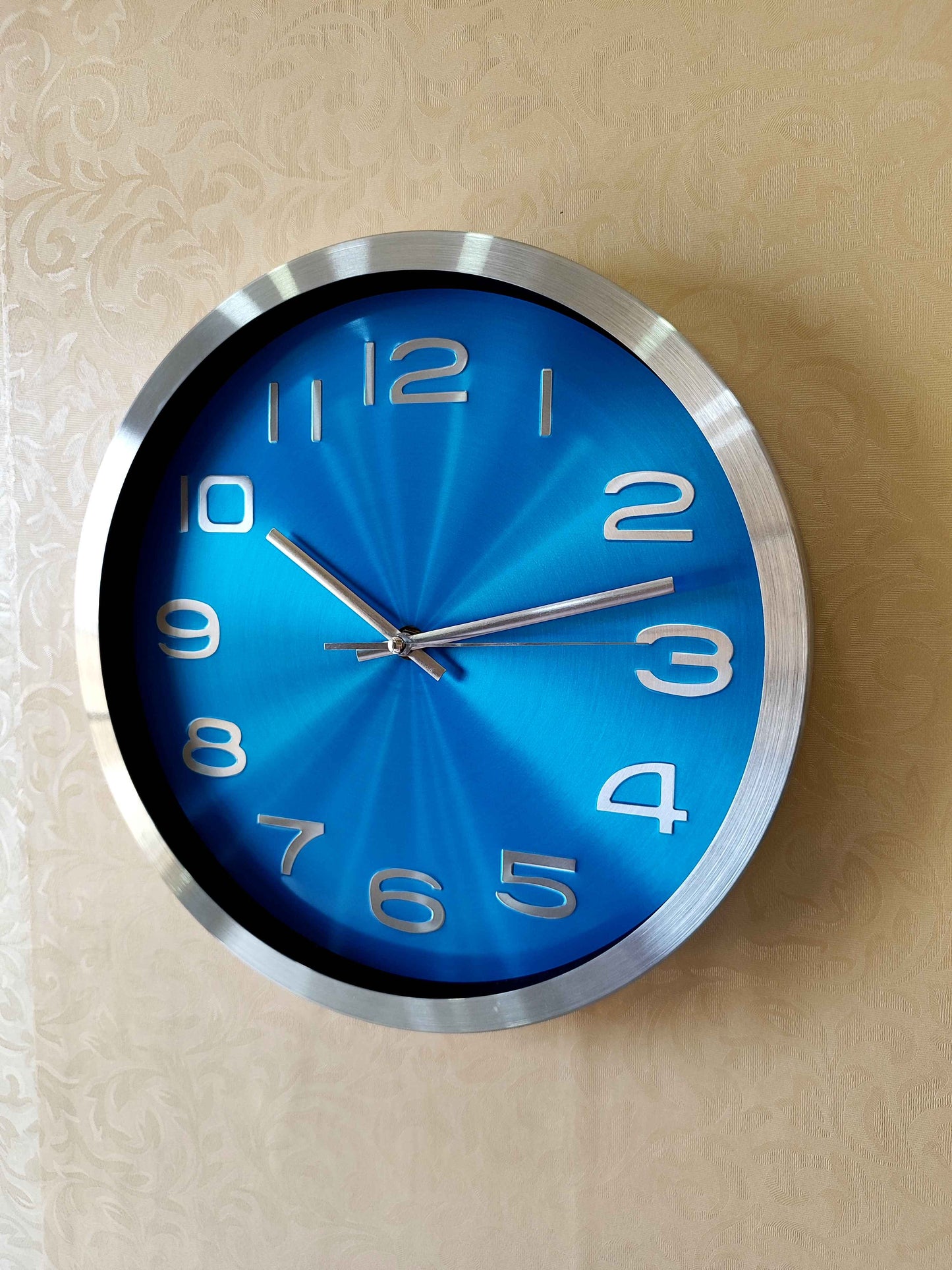 Modern Silent Metal Wall Clock – 12 Inch Brushed Silver Frame & Vibrant Blue Dial