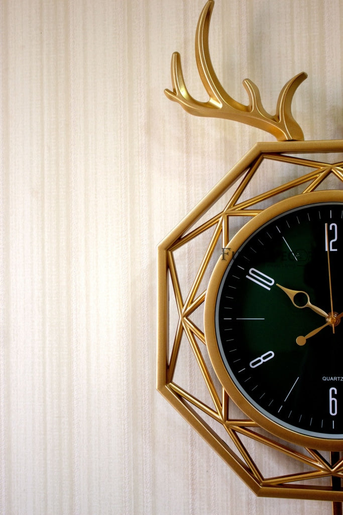 Funkytradition Hexagon Multicolor Reindeer Pendulum Wall Clock Watch Decor For Home Office And Gifts