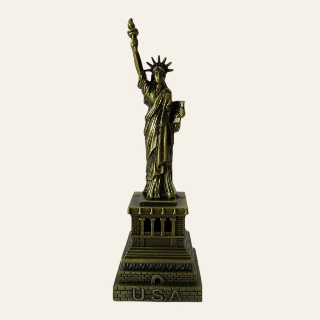 FunkyDecors Statue Of Liberty New York City Showpiece For Home Office Decor And Anniversary