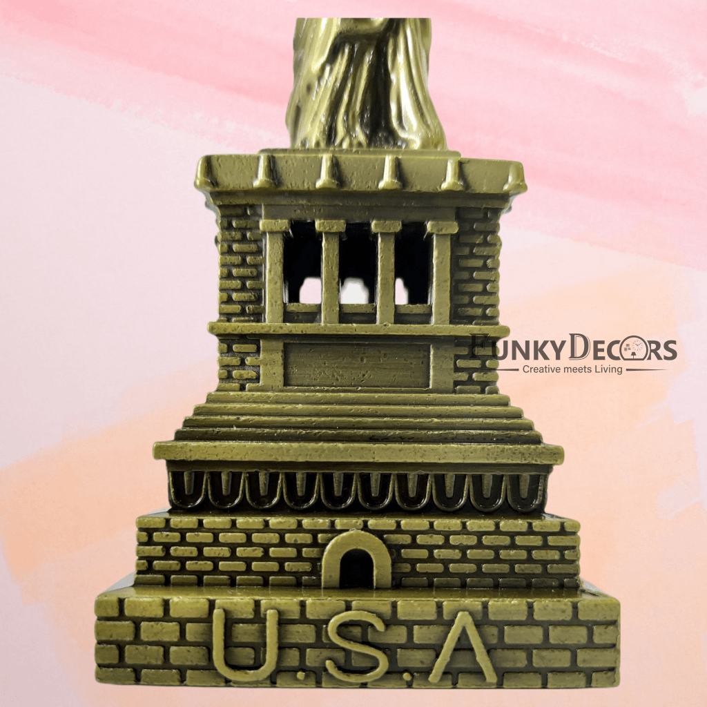 FunkyDecors Statue Of Liberty New York City Showpiece For Home Office Decor And Anniversary
