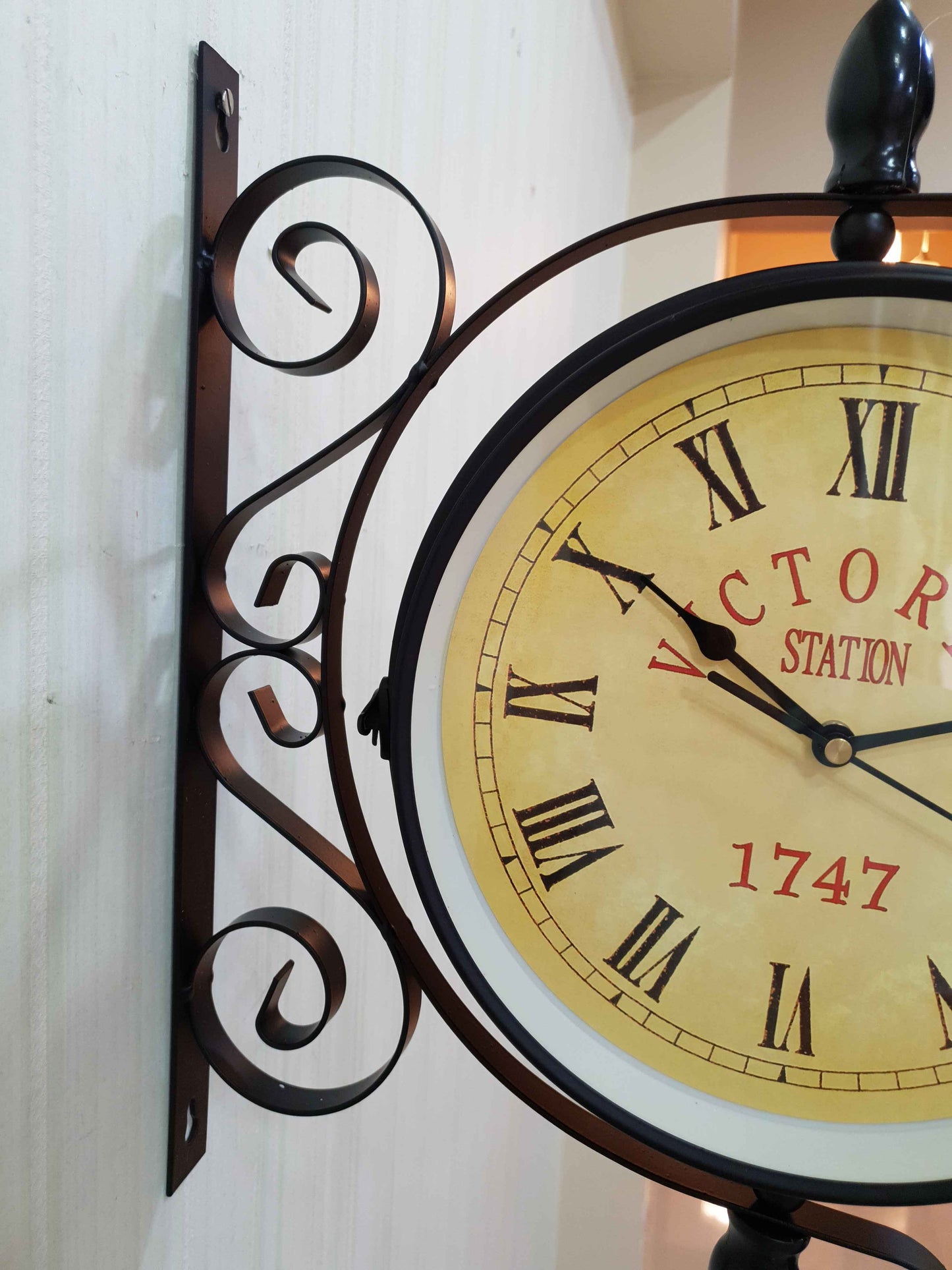 FunkyTradition Luxury Look Black Round Wall Hanging Double Sided 2 Faces Retro Victoria Station Wall Clock