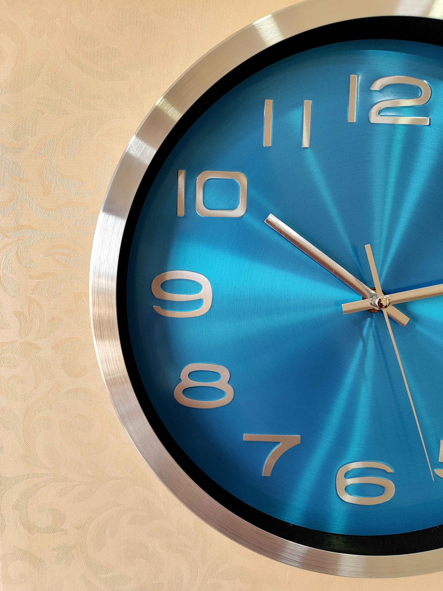 Modern Silent Metal Wall Clock – 12 Inch Brushed Silver Frame & Vibrant Blue Dial