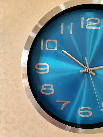 Modern Silent Metal Wall Clock – 12 Inch Brushed Silver Frame &amp; Vibrant Blue Dial
