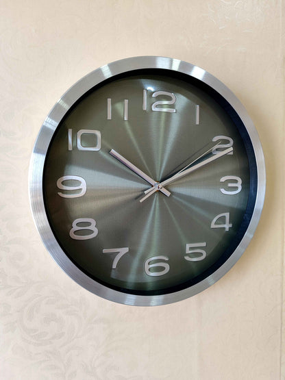Modern Silent Metal Wall Clock – 12 Inch Brushed Silver Frame & Stylish Green Dial