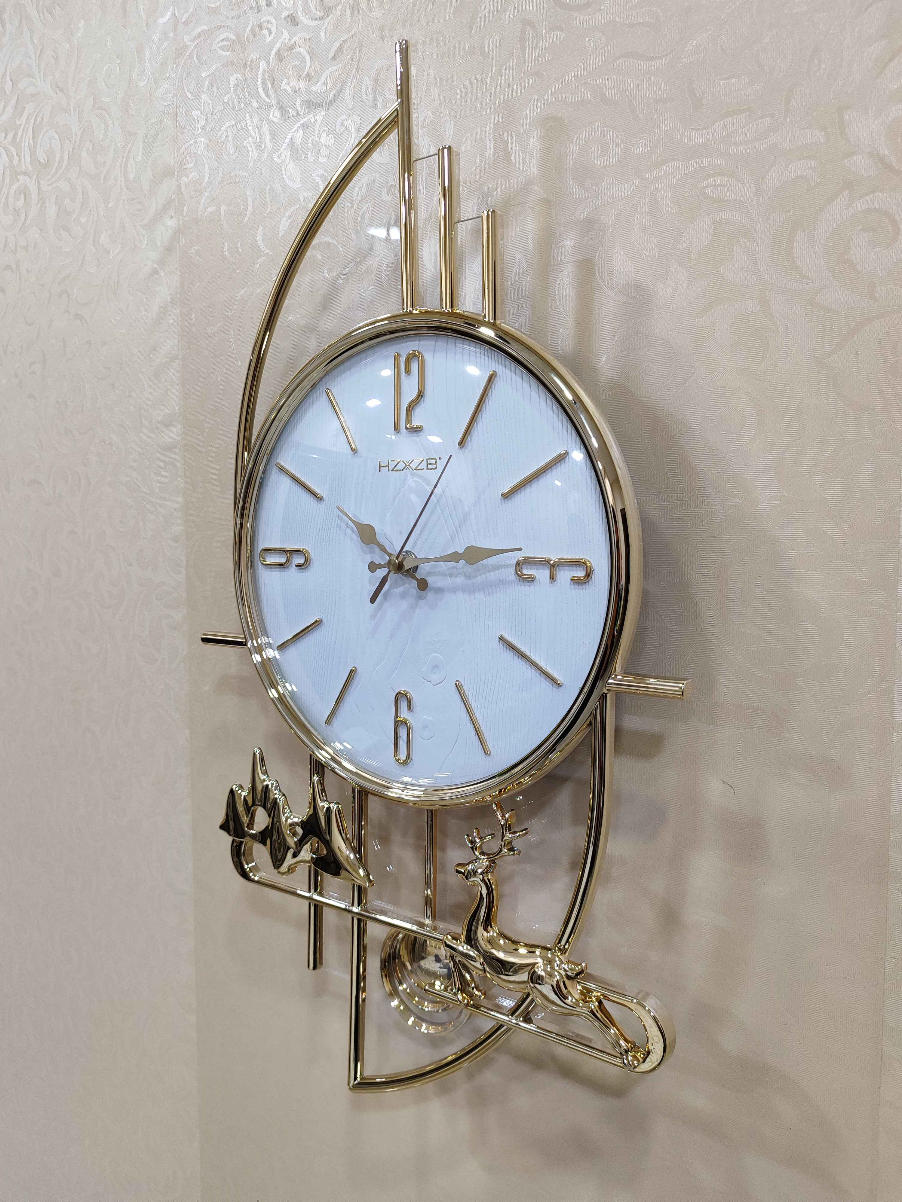 Luxury Gold Wall Clock with Reindeer Design – Silent Fiber Clock for Modern &amp; Elegant Home Décor