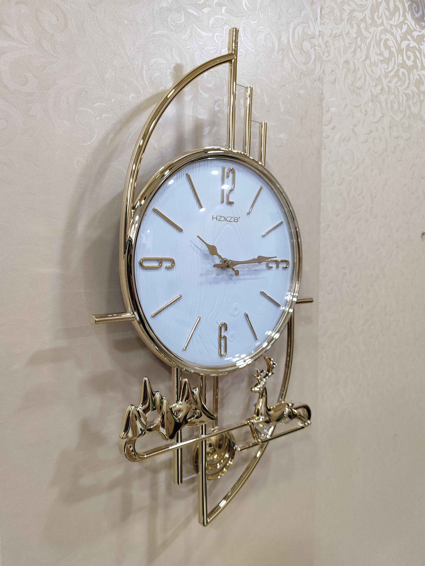 Luxury Gold Wall Clock with Reindeer Design – Silent Fiber Clock for Modern & Elegant Home Décor