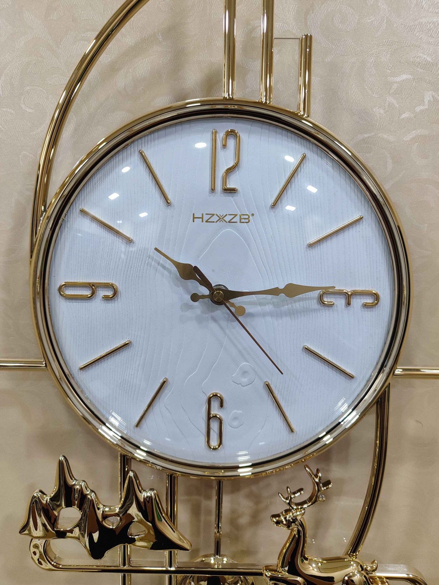 Luxury Gold Wall Clock with Reindeer Design – Silent Fiber Clock for Modern & Elegant Home Décor