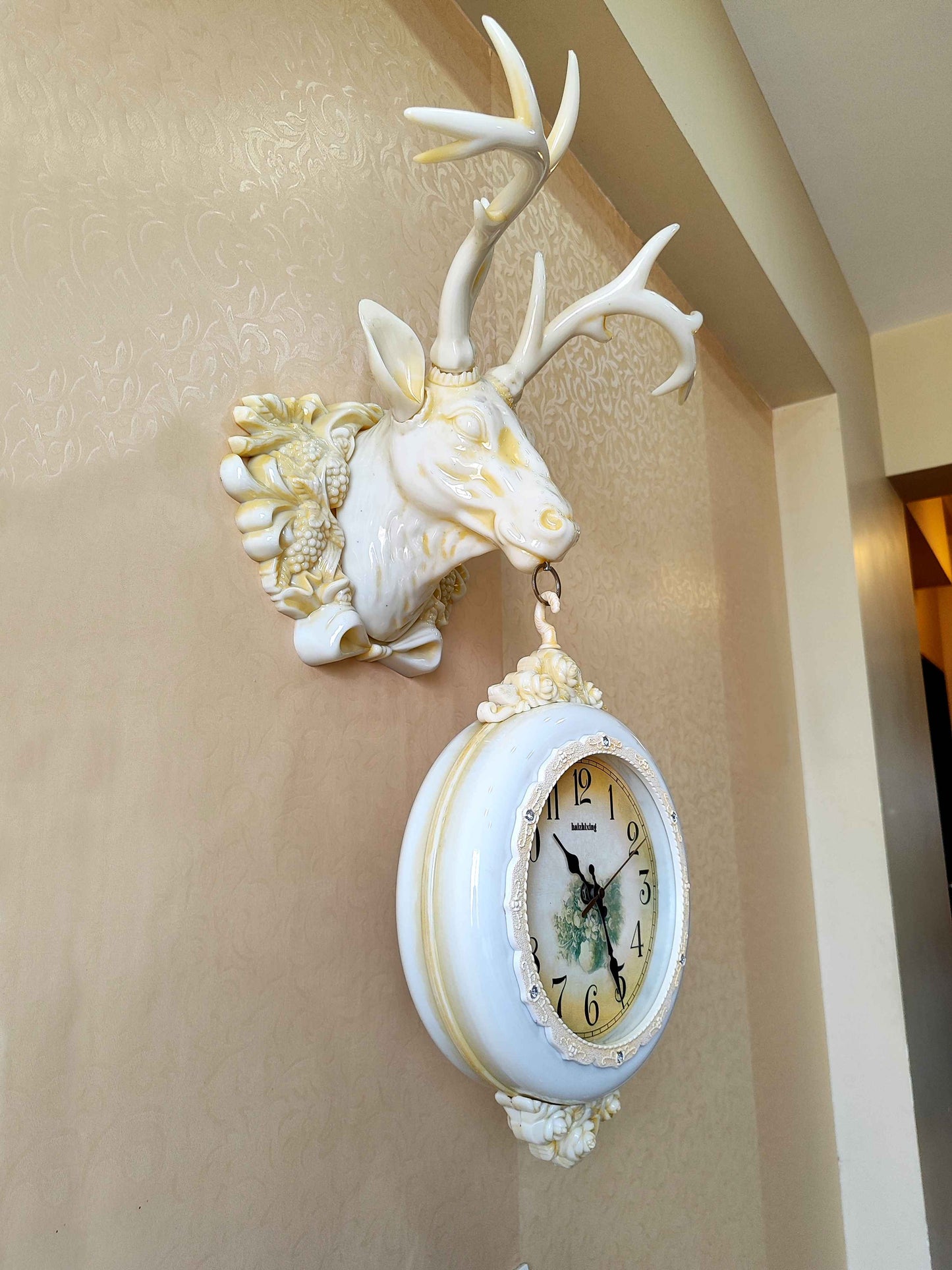 Royal Vintage Design Dual Hanging Reindeer Head Wall Clock for Home Office Decor and Gifts 75 CM Tall