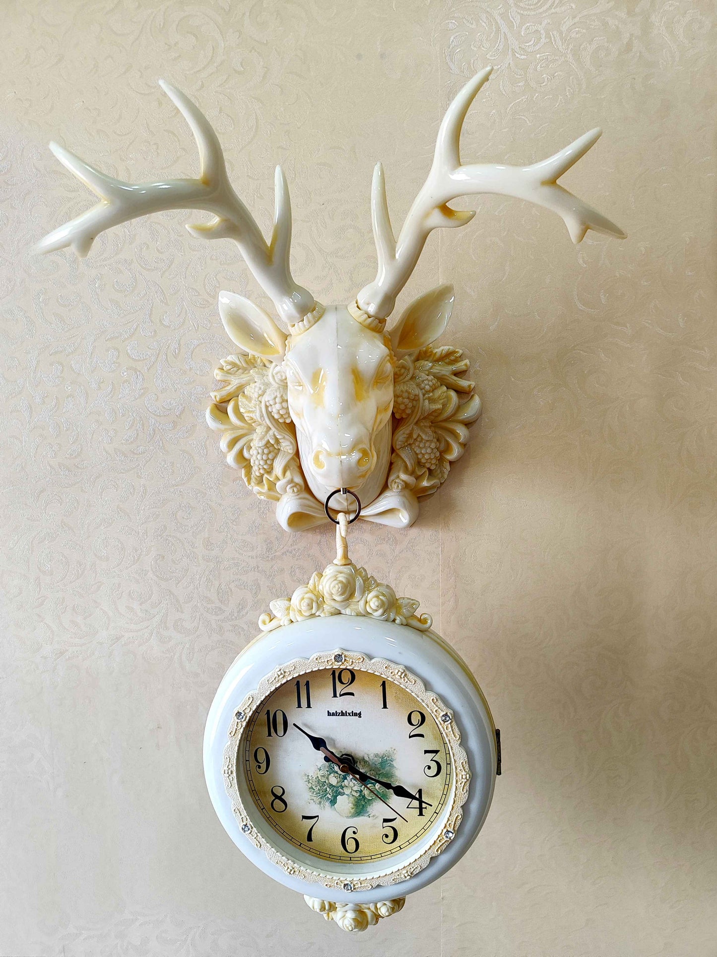 Royal Vintage Design Dual Hanging Reindeer Head Wall Clock for Home Office Decor and Gifts 75 CM Tall
