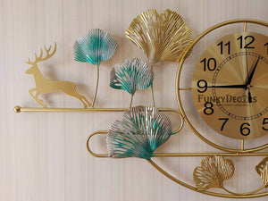 Funkytradition 3D Luxury Reindeer Running Colorful Metal Wall Clock Watch Decor For Home Office And