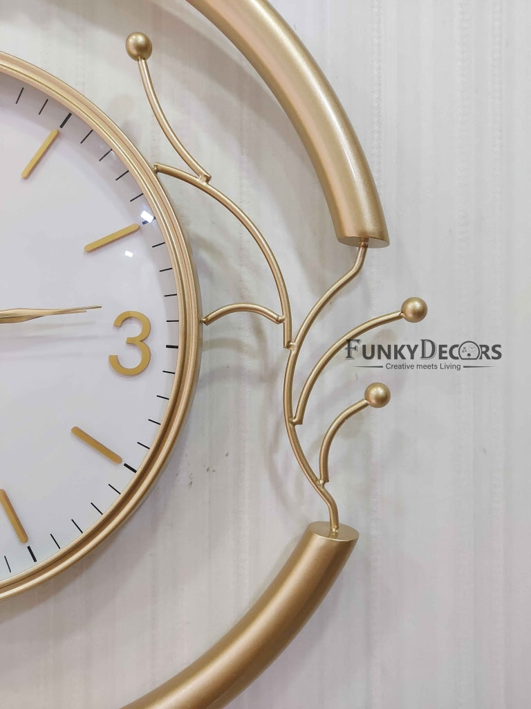 Funkytradition Designer Round Metal Golden White Big Wall Clock 55 Cm Tall Watch Decor For Home And