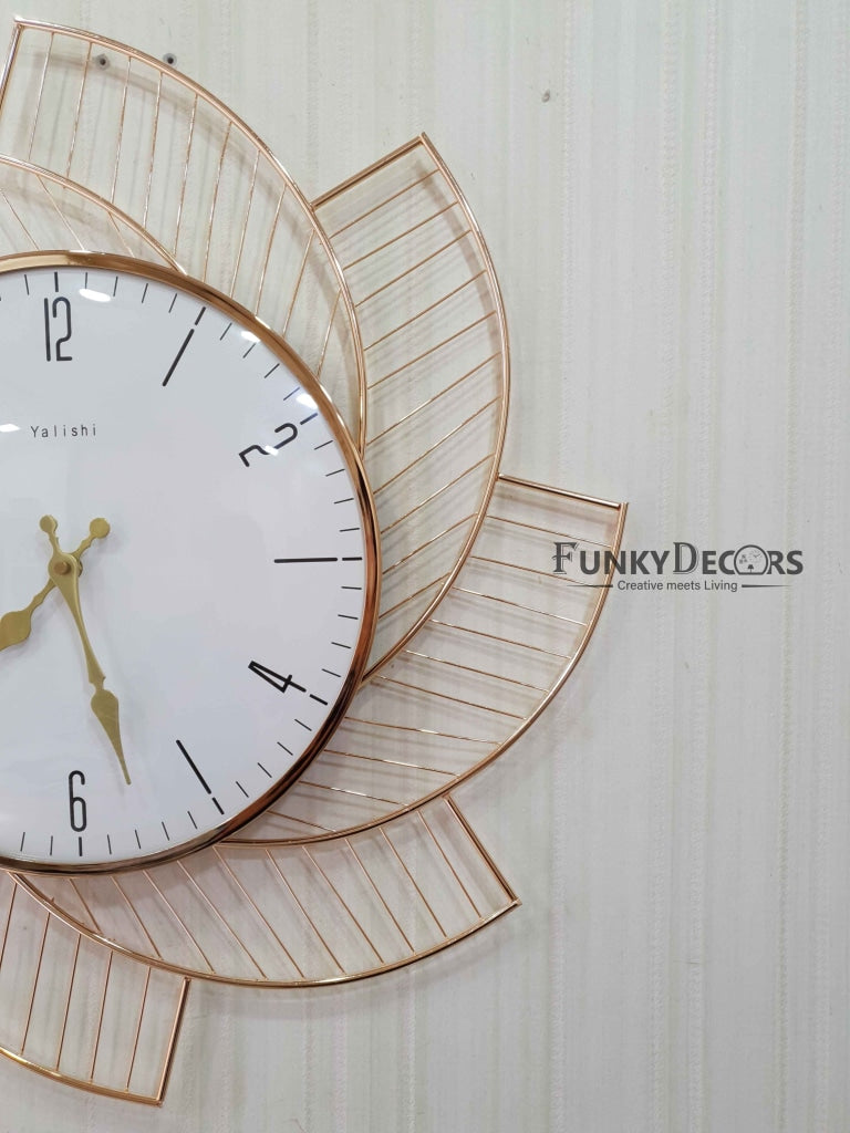 FunkyDecors Designer Star Metal Golden White Big Wall Clock 60 Cm Tall Watch Decor For Home And