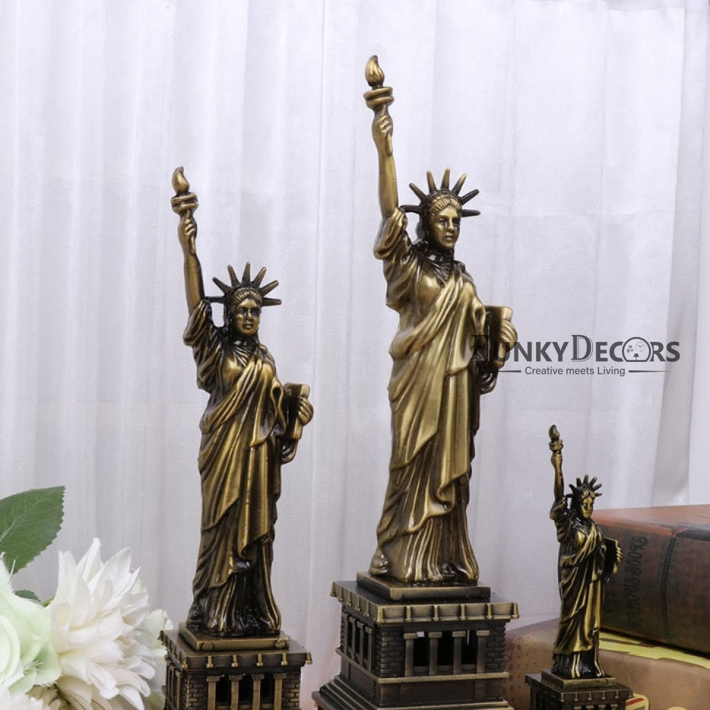 FunkyDecors Statue Of Liberty New York City Showpiece For Home Office Decor And Anniversary