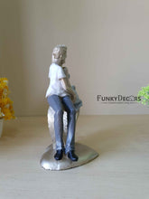 Load image into Gallery viewer, Decorative Love Couple Showpieces- Funkydecors
