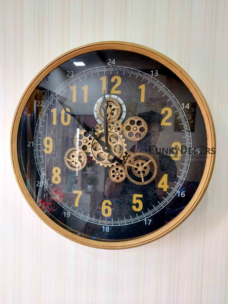 Funkytradition Metallic Royal Retro Style Metal Wall Clock With Glass Frame And Moving Gear