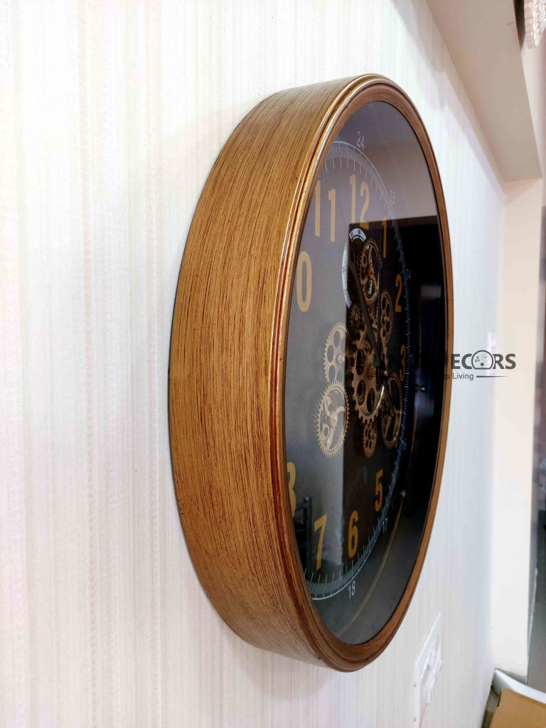 Funkytradition Metallic Royal Retro Style Metal Wall Clock With Glass Frame And Moving Gear