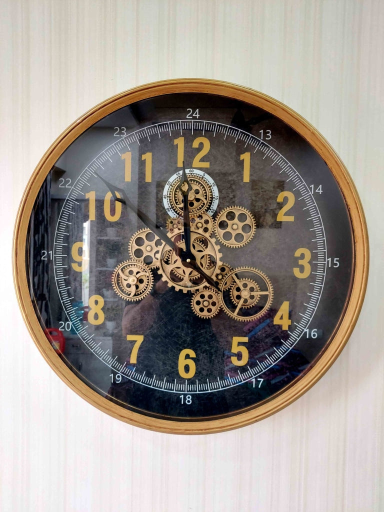 Funkytradition Metallic Royal Retro Style Metal Wall Clock With Glass Frame And Moving Gear