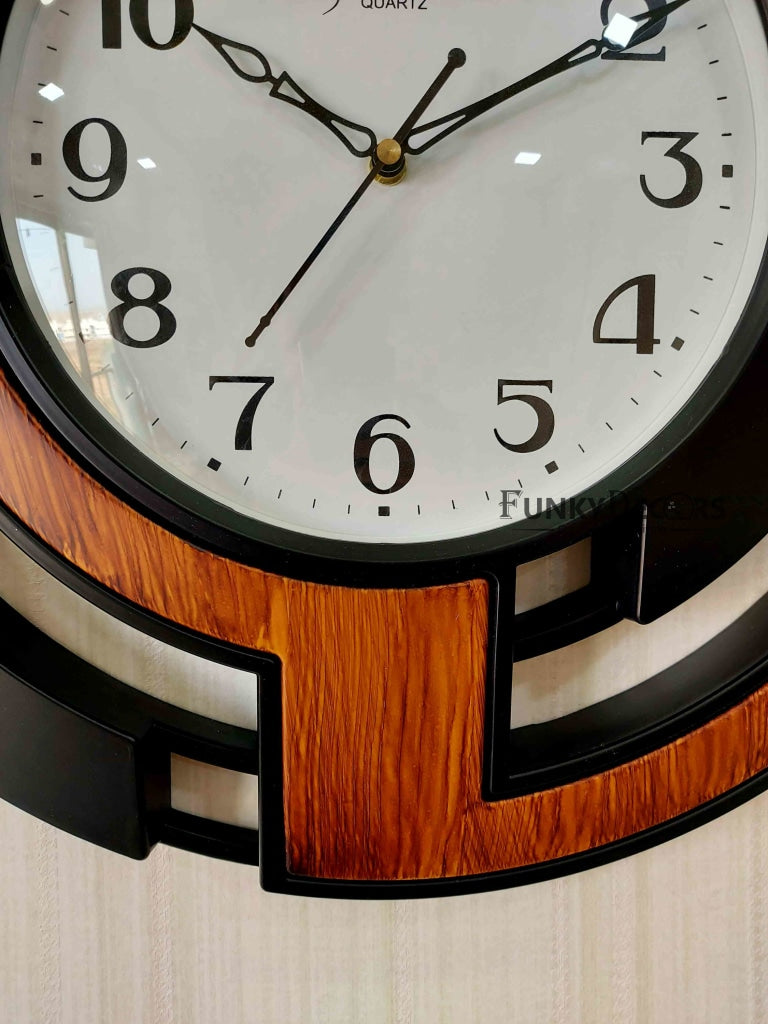 FunkyDecors Round Elegant Design Wall Clock Watch Decor For Home Office And Gifts 47 Cm Tall