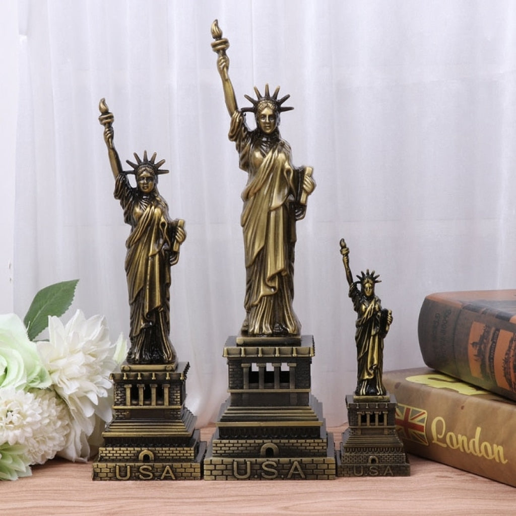 FunkyDecors Statue Of Liberty New York City Showpiece For Home Office Decor And Anniversary